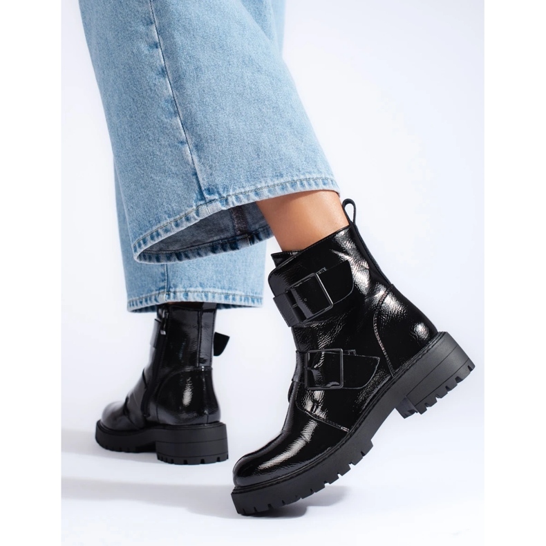 Genți de damă negre cu catarame negru