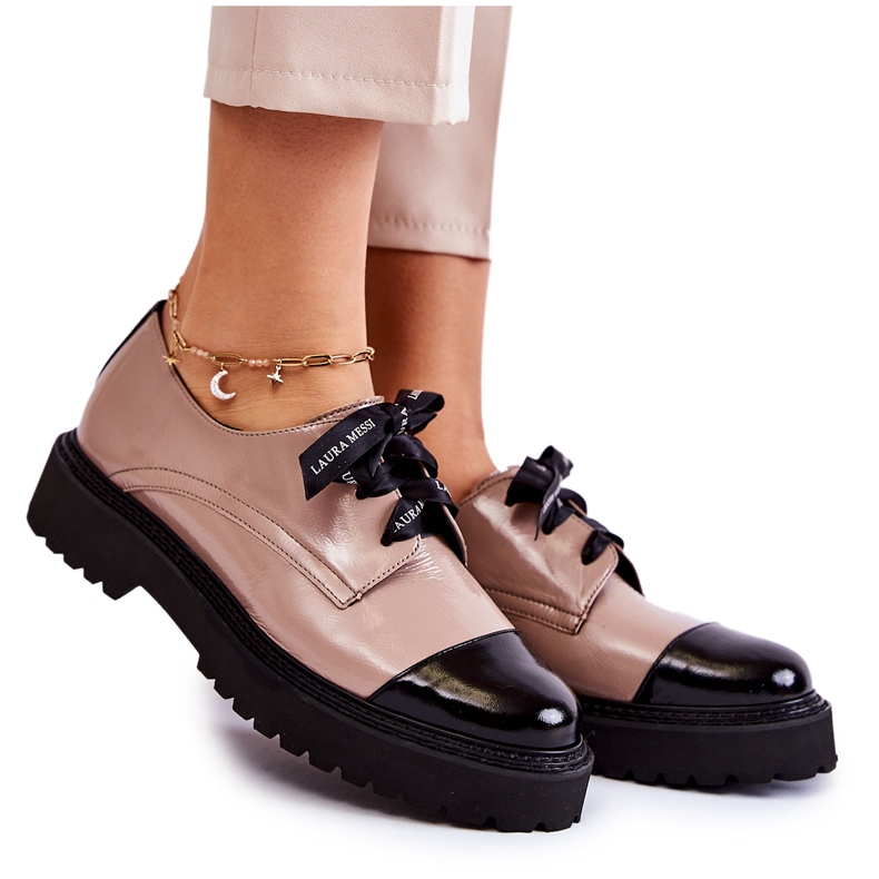 Pantofi cu șireturi lăcuți Laura Messi 2441 Bej maro