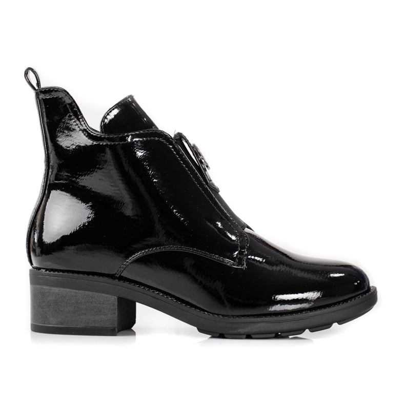 Botine de dama din piele lacuita cu toc plat negru Botine de dama din piele lacuita cu toc plat negru