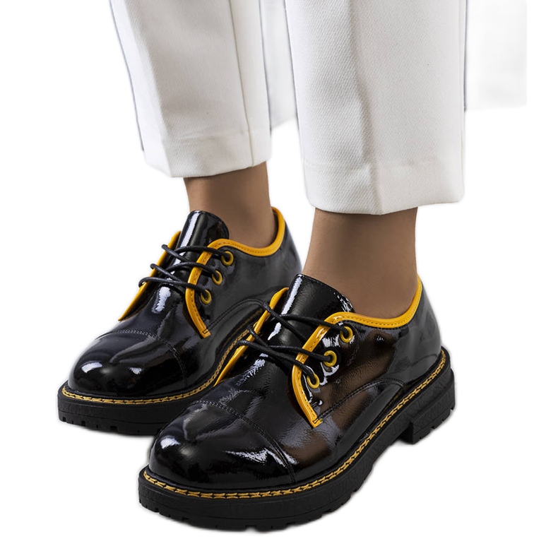 PA1 Pantofi Kuzem lacuiti in negru si galben