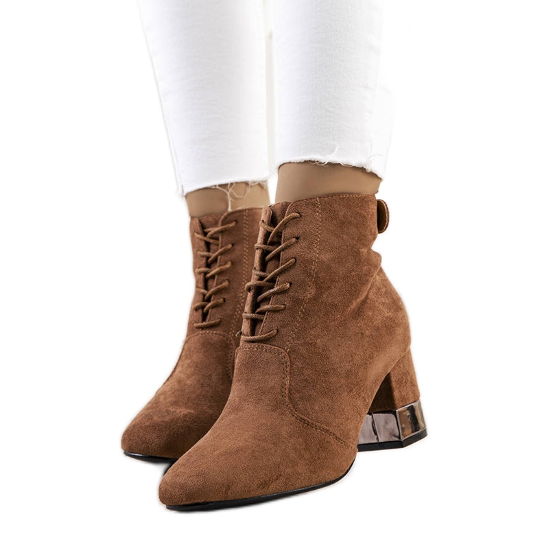 BM Cizme maro pe postul Verano BM Cizme maro pe postul Verano