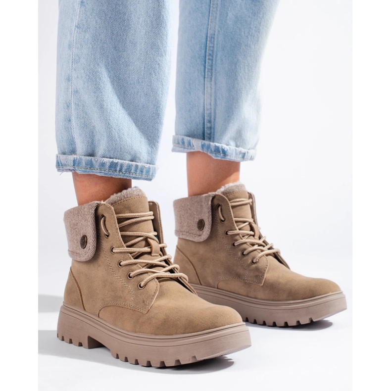 Cizme de dama bej cu captuseala din piele de oaie