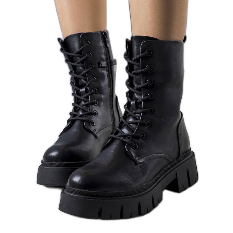 BM Cizme negre pe o talpă masivă a lui Darius negru