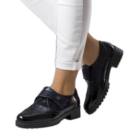 Pantofi lacuiti bleumarin de la Bateli negru