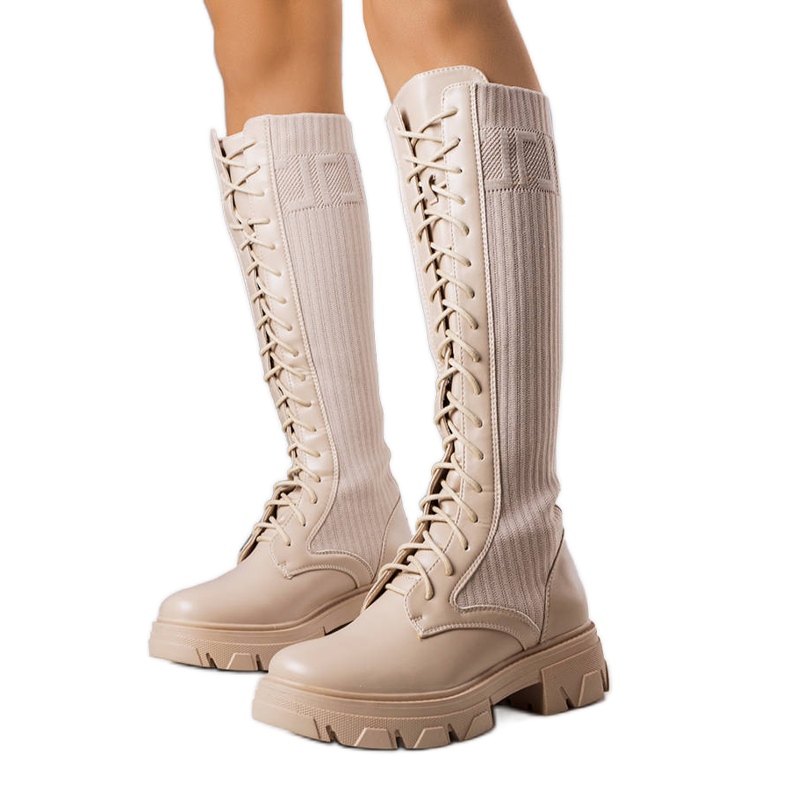 BM Cizme bej cu șireturi de la Montis