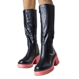 BM Cizme negre cu talpa roz de la Charla negru