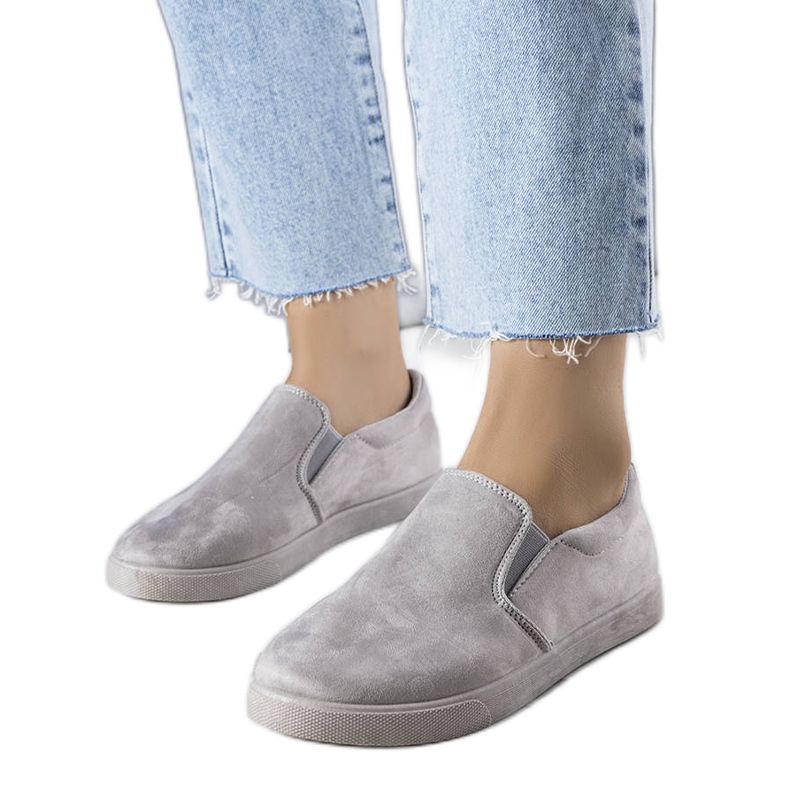 Tenisi gri din piele de căprioară ecologică de la Leroy