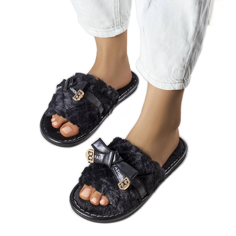 Papuci negri cu fundita de la Peter negru