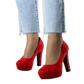 Pompe cu toc roșu de la Tatum roşu