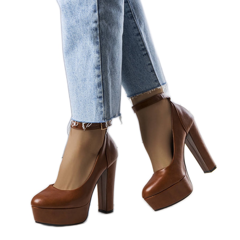 PA1 Pompe maro cu toc înalt de la Adela