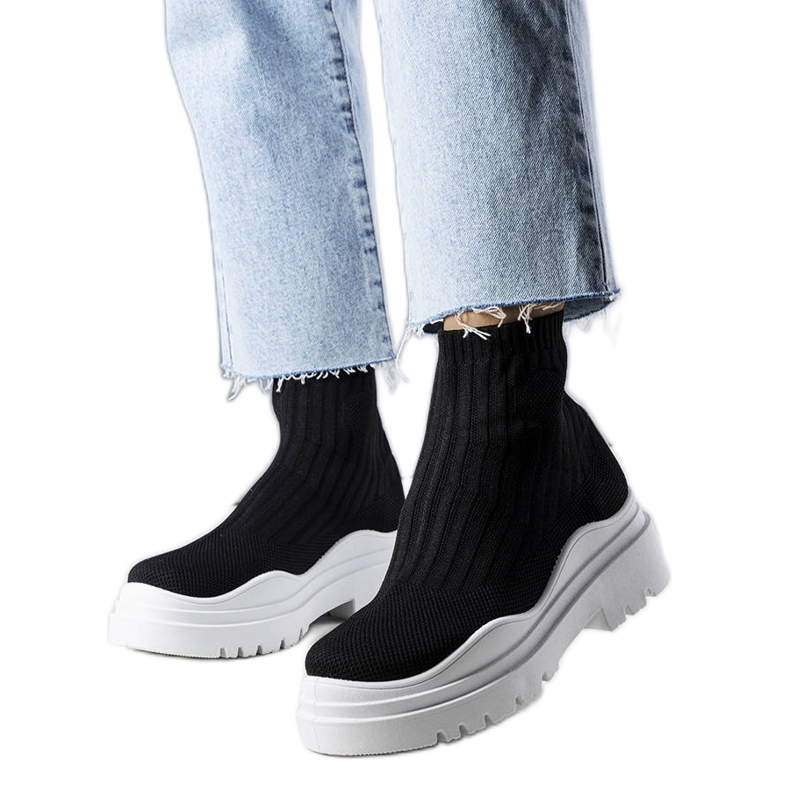 Cizme cali negre cu talpa alba negru