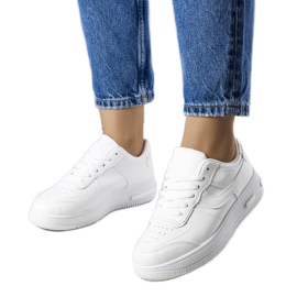 BM Adidași albi pe talpă groasă de la Kim