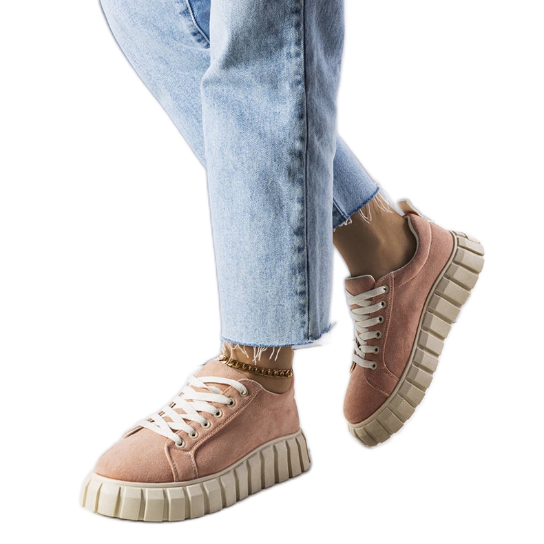 Adidași cu platformă roz de la Pamela