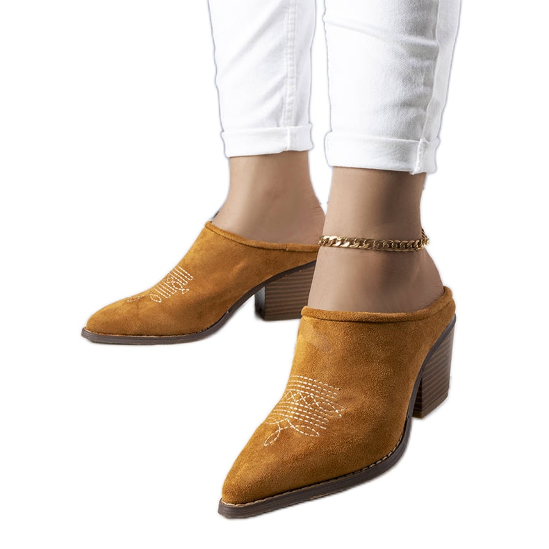 PA1 Sandale maro cu fața încorporată de la Linda