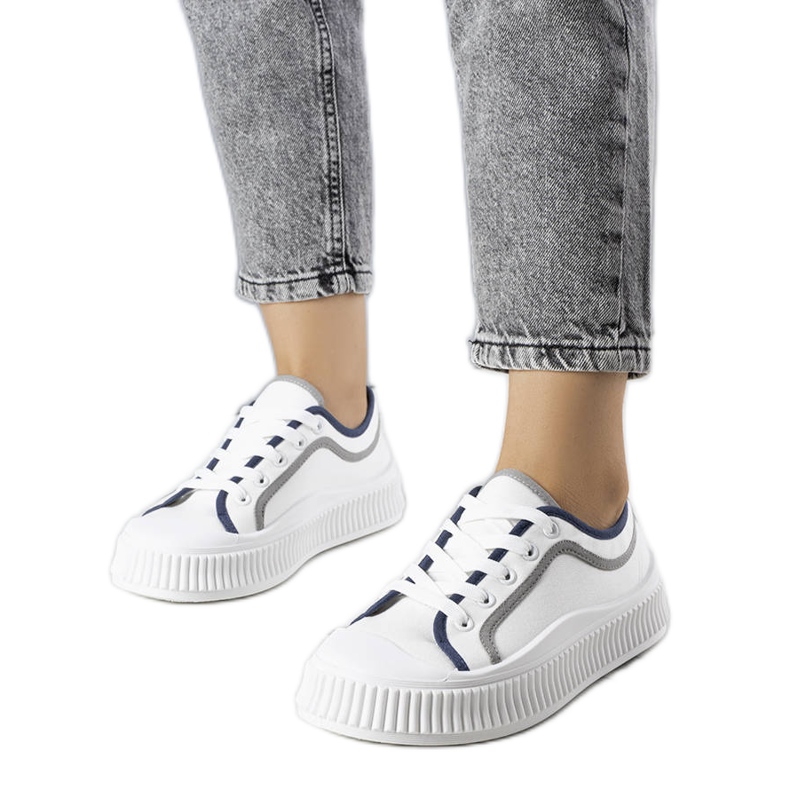 Adidași Johanna cu platformă albă Adidași Johanna cu platformă albă