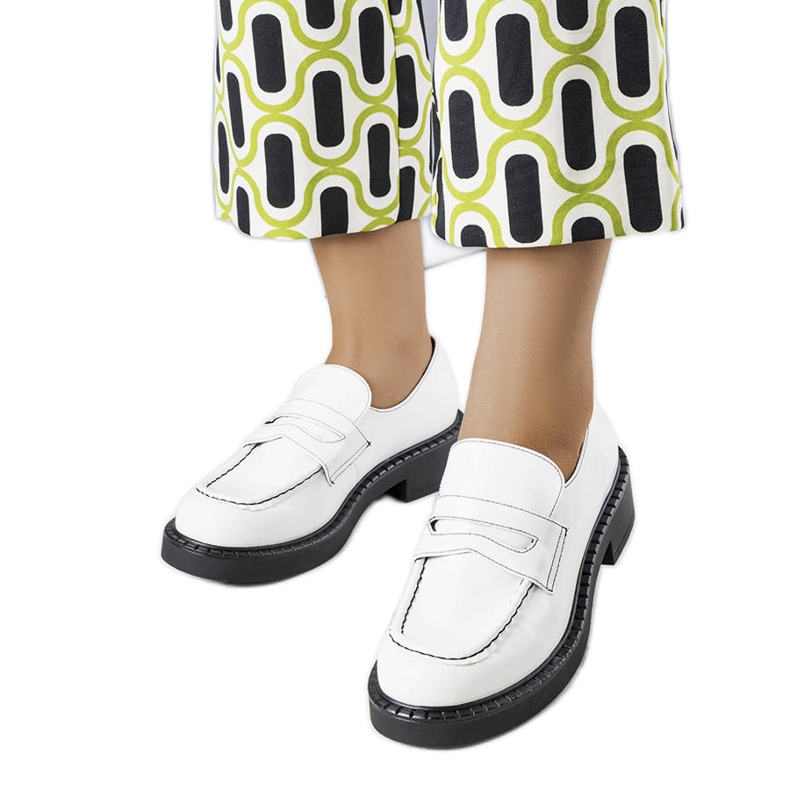 Bl&Ki Pantofi lacuiti alb Viola