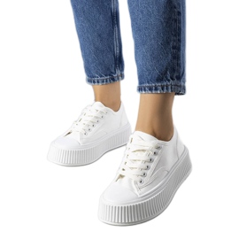 Tenisi albi cu platformă de la Delores