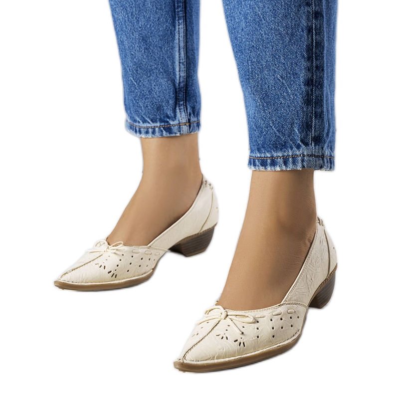 BM Balerini ajurati bej de la Glazko