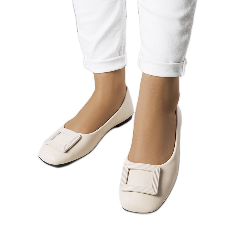 Balerini bej cu cataramă Sheller