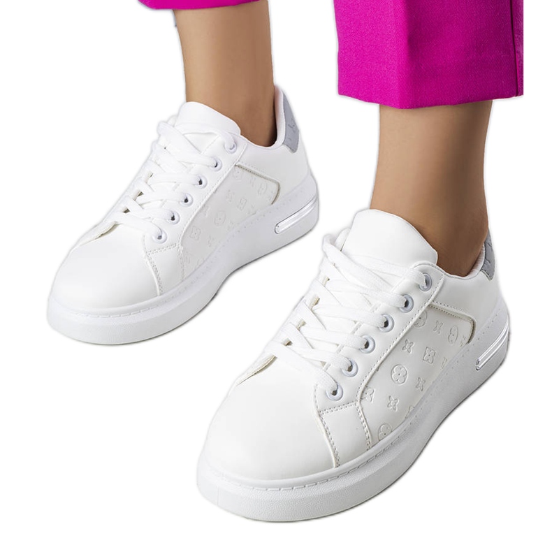 Tenisi albi cu talpă înaltă de la Tasha