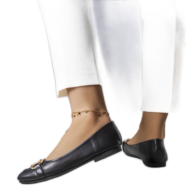 Balerini negri cu decor auriu de la Iris negru