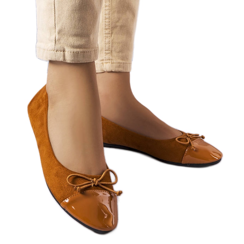 Balerini maro cu vârf lacuit de la Simard