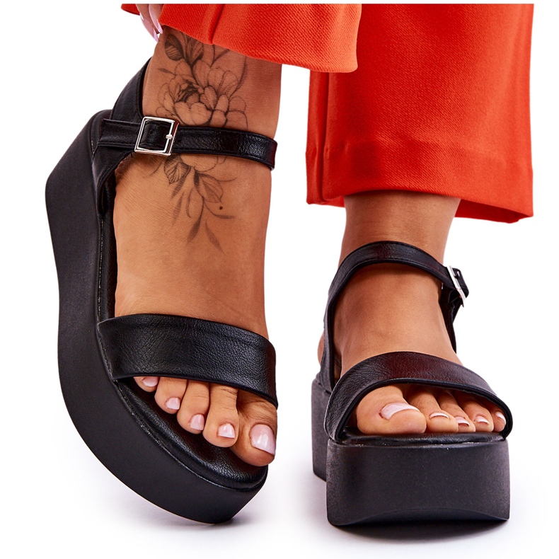 Vinceza Sandale de damă pe o platformă masivă Casen negre negru