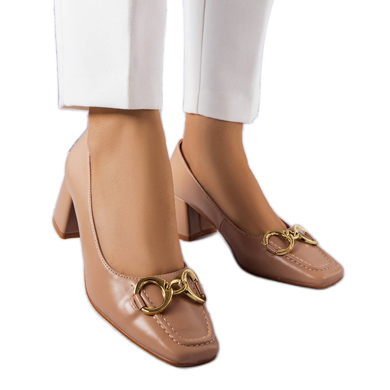 BM Pompe bej cu vârf pătrat de la Neufville