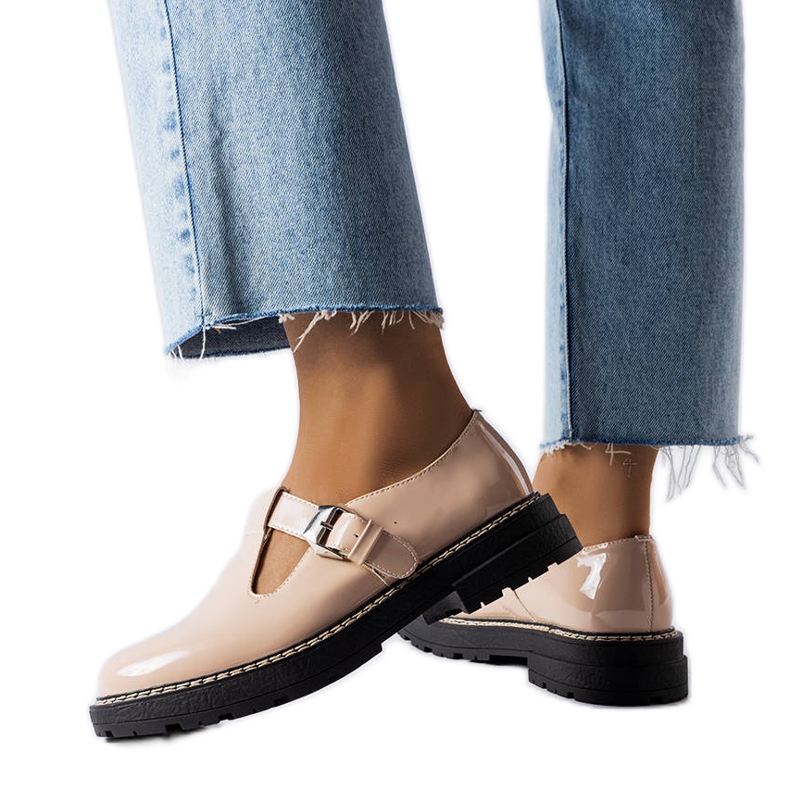 PA1 Pantofi lacuiti bej de la Vaden