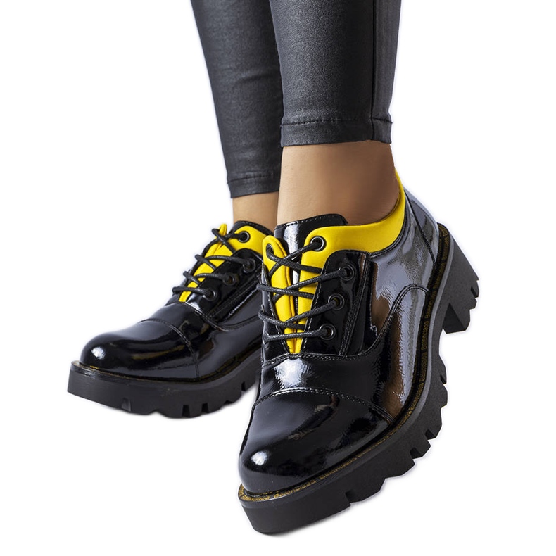 Pantofi din piele lacuita neagra si galbena de la Amandier negru