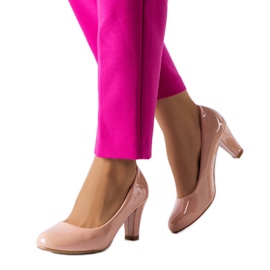 Pompi roz din piele lacuita de la Burkett Pompi roz din piele lacuita de la Burkett