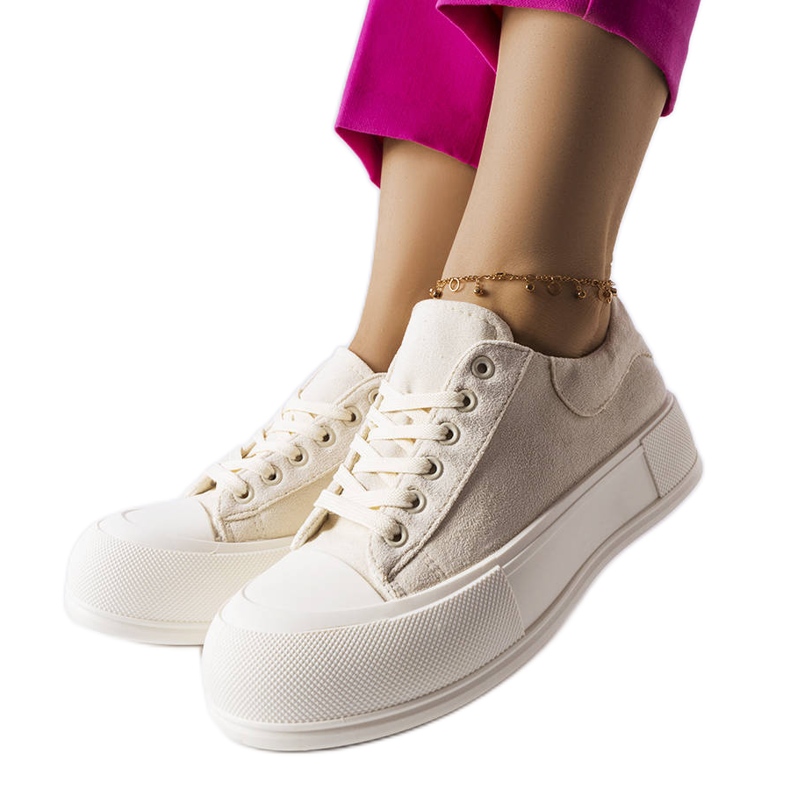 BM Adidași cu platformă bej de la Agathe