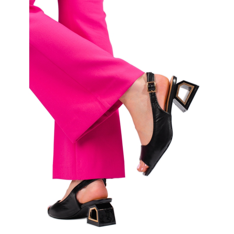 Sandale negre cu toc decorativ scăzut de la Vinceza negru