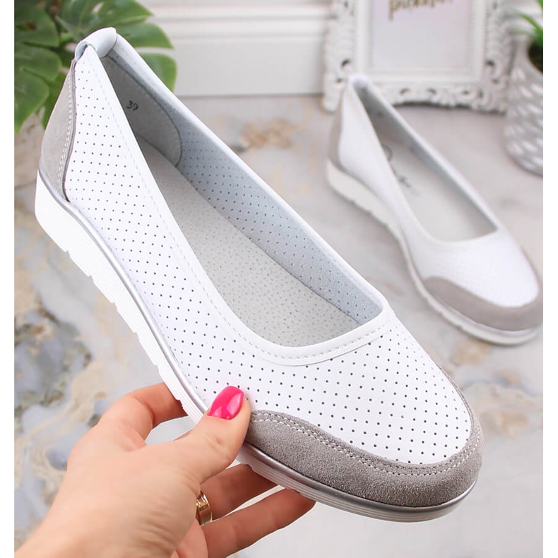 Balerini de dama din piele alba ajurata Filippo DP4524