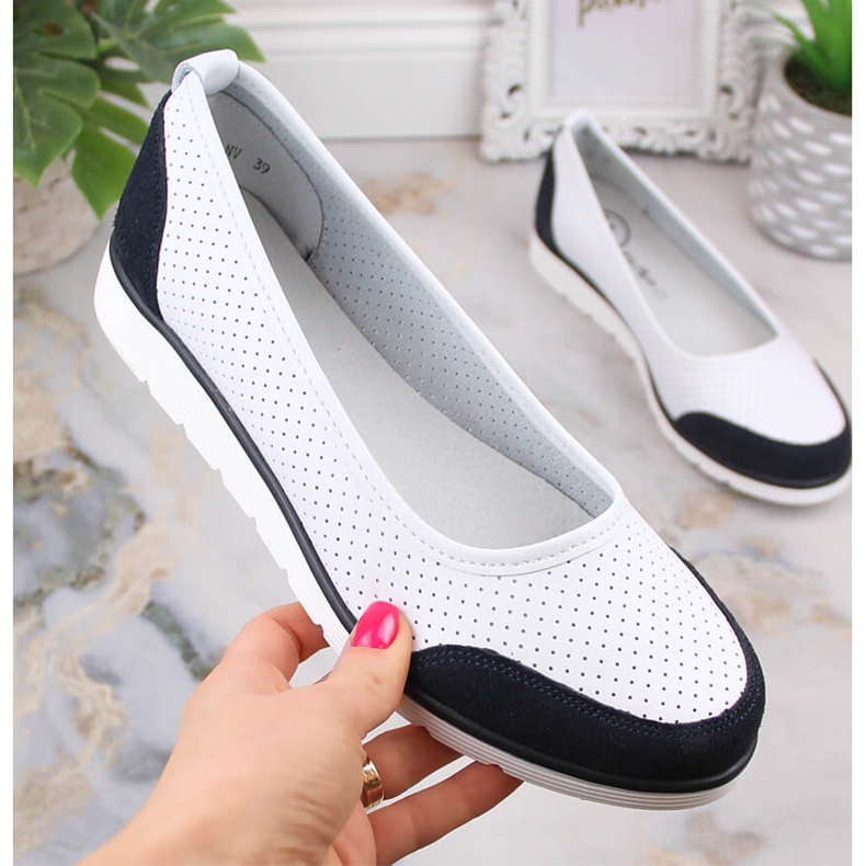 Balerini de dama din piele alba ajurata Filippo DP4524