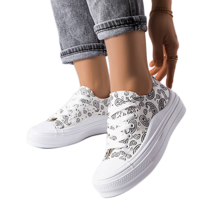 Tenisi albi cu platformă de la Bélair