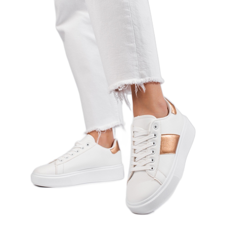 Tenisi albi de dama pe platforma Shelovet