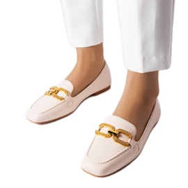 Mocasini bej cu cataramă de la Rousseau Mocasini bej cu cataramă de la Rousseau