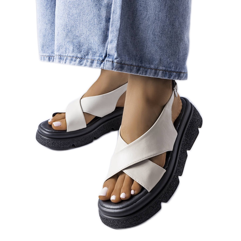 Evento Sandale cu platformă bej de la Oakway