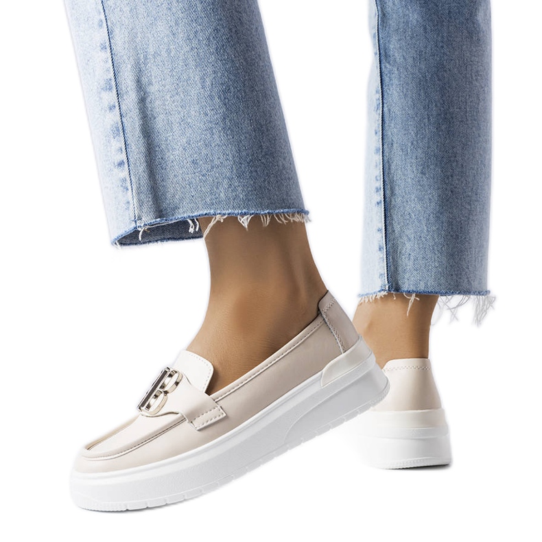 Venezia Mocasini bej cu talpa groasa de la Vinceza Venezia Mocasini bej cu talpa groasa de la Vinceza