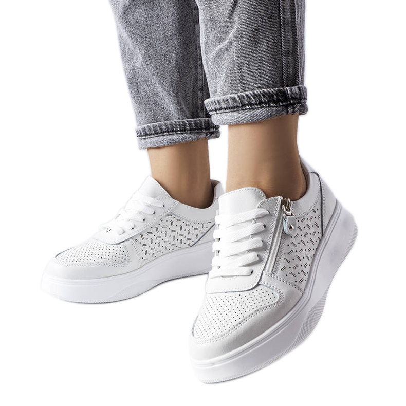 Pantofi albi din piele decorati cu fermoar Jezzi