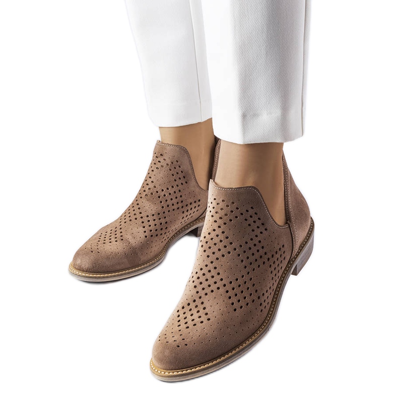 BM Cizme din piele ajurata maro Karino