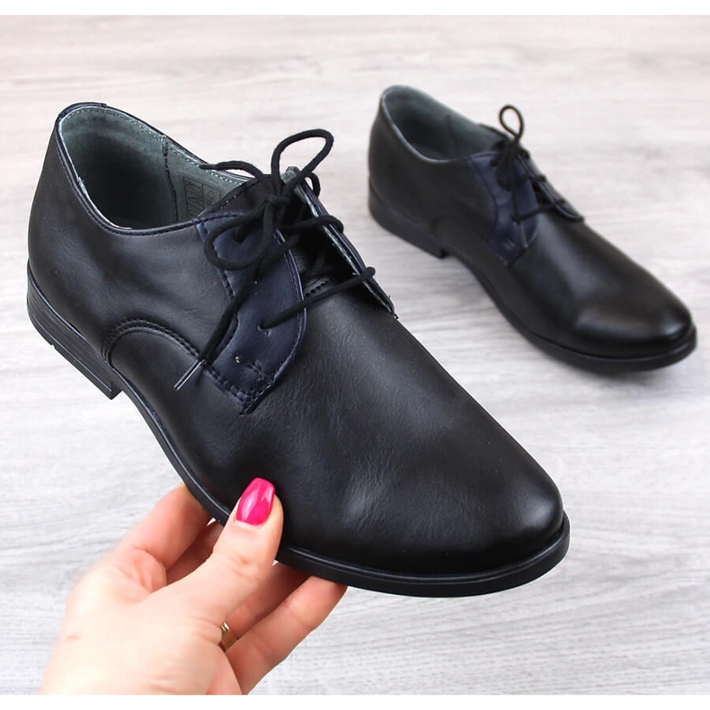 Pantofi de comuniune formali confortabili pentru baieti negri Kornecki 6120 negru