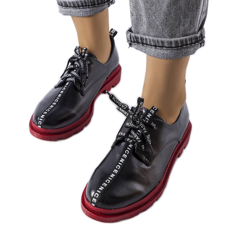 Brogues negri cu talpă contrastantă de la Hanifan negru