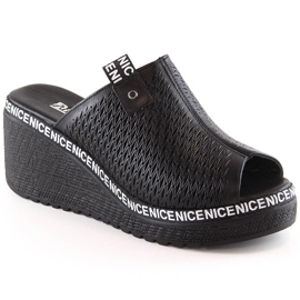 Sandale de damă din piele cu pană ajurata neagră Artiker 50C0523 negru