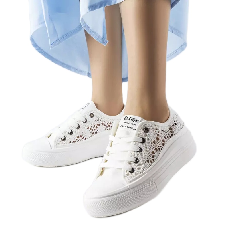 Tenisi albi ajurati de la Lee Cooper LCW-23-44-1617