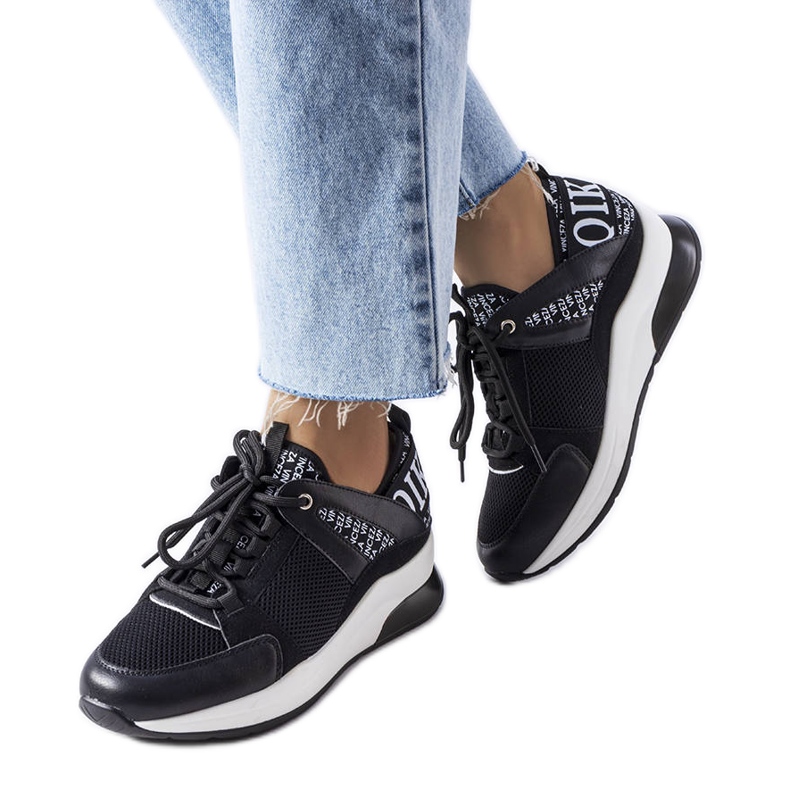 Tenisi negri Vinceza negru