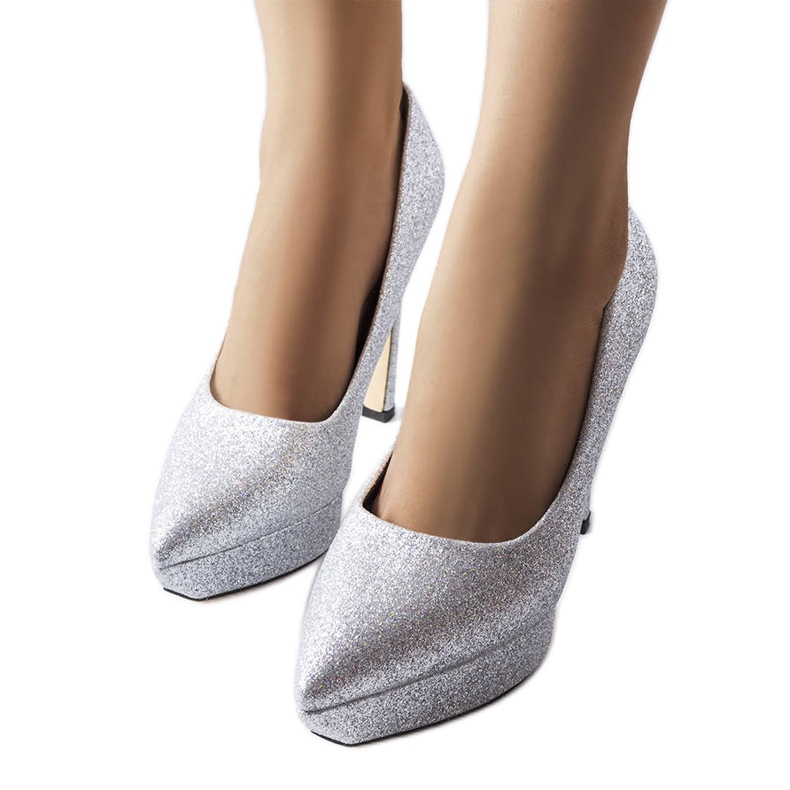 Tocuri de brocart argintiu de la Proulx