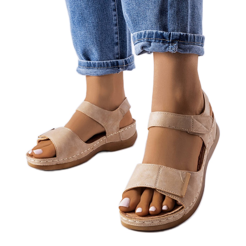 Sandale bej cu pană joasă de la Vallis