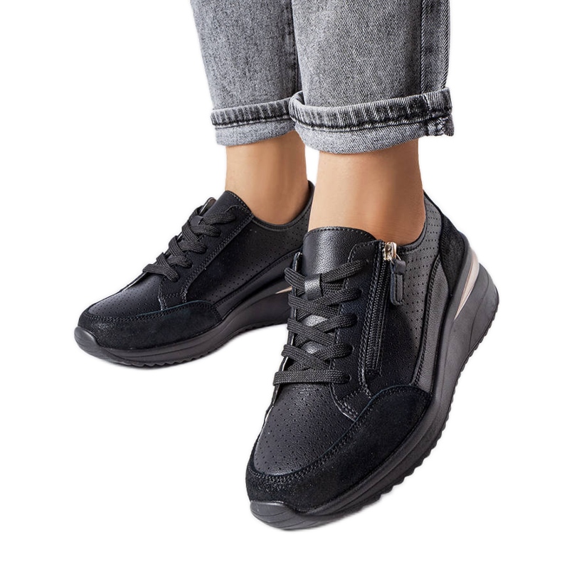 Pantofi negri din piele ajurata de la Fleur negru